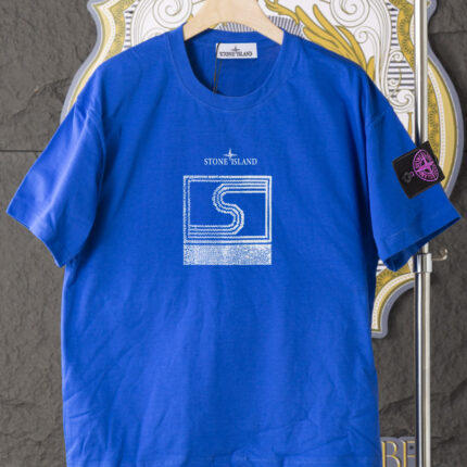 Stone Island  260gsm 100% Cotton T-shirt in a loose fit high-resolution printing