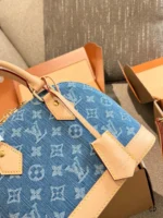 LOUIS VUITTON Alma BB(23.5×17.5cm)