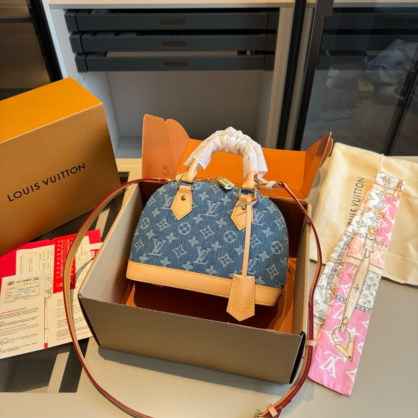LOUIS VUITTON Alma BB(23.5×17.5cm)