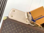 LOUIS VUITTON Alma BB(23.5 x 17.5 x 11.5 cm)