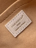 LOUIS VUITTON Alma BB(23.5 x 17.5 x 11.5 cm)
