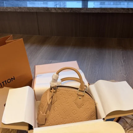 LOUIS VUITTON Alma BB (23.5x18cm)