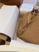 LOUIS VUITTON Alma BB (23.5x18cm)