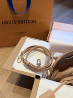 LOUIS VUITTON Alma BB (23.5x18cm)