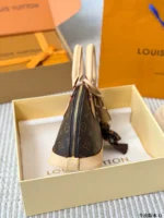 LOUIS VUITTON Alma BB(24x18cm)