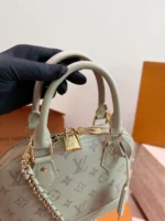 LOUIS VUITTON Alma BB (25cm)