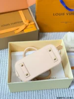 LOUIS VUITTON Alma BB (27x23cm)