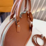 LOUIS VUITTON Alma BB (28x23cm)
