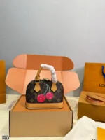 LOUIS VUITTON Alma Nano (20x14cm)