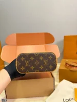 LOUIS VUITTON Alma Nano (20x14cm)