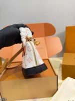 LOUIS VUITTON Alma Nano (20x15cm)