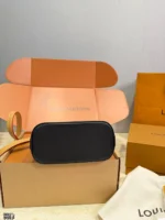 LOUIS VUITTON Alma Nano (20x15cm)