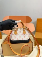 LOUIS VUITTON Alma Nano (20x15cm)