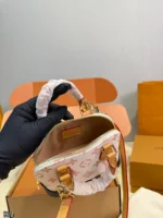 LOUIS VUITTON Alma Nano (20x15cm)