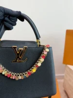 LOUIS VUITTON Capucines(27x17cm)