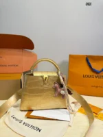 LOUIS VUITTON Capucines(27x19cm)
