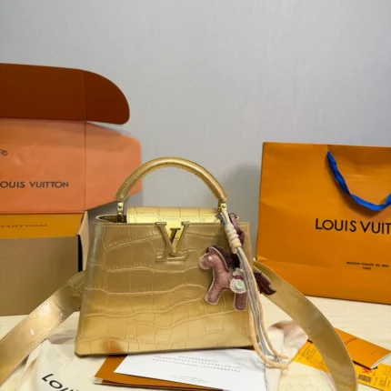 LOUIS VUITTON Capucines(27x19cm)