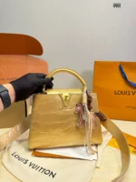 LOUIS VUITTON Capucines(27x19cm)