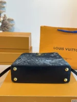 LOUIS VUITTON Capucines(27x9x18cm)