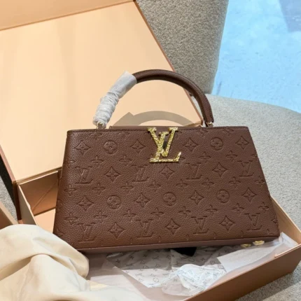 LOUIS VUITTON Capucines(28cm)
