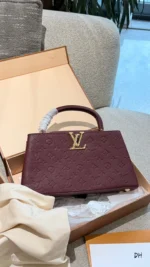 LOUIS VUITTON Capucines(28cm)