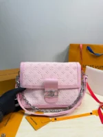 LOUIS VUITTON Dauphine (39x22cm)