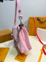LOUIS VUITTON Dauphine (39x22cm)