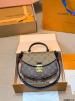 LOUIS VUITTON Dauphine MM(23x16cm)