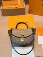 LOUIS VUITTON Dauphine MM(23x16cm)
