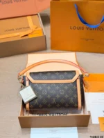 LOUIS VUITTON Dauphine MM(24x16cm)