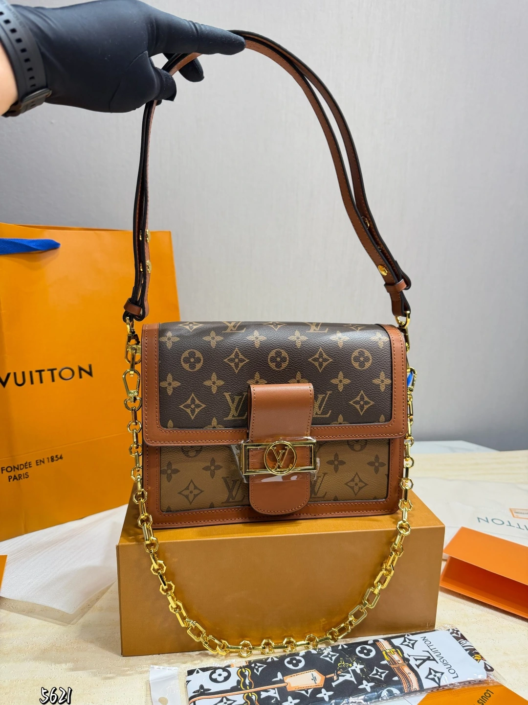 LOUIS VUITTON Dauphine MM (25x18cm)