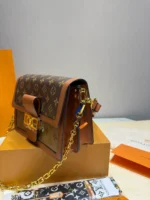 LOUIS VUITTON Dauphine MM (25x18cm)