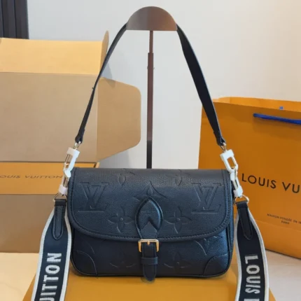 LOUIS VUITTON Dauphine MM(25x9x17cm)