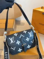 LOUIS VUITTON Dauphine MM(25x9x17cm)