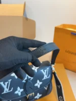 LOUIS VUITTON Dauphine MM(25x9x17cm)