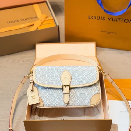 LOUIS VUITTON Dauphine MM (27cm)