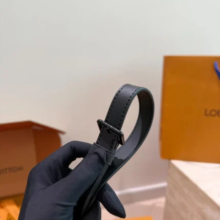 LOUIS VUITTON District(15cm)