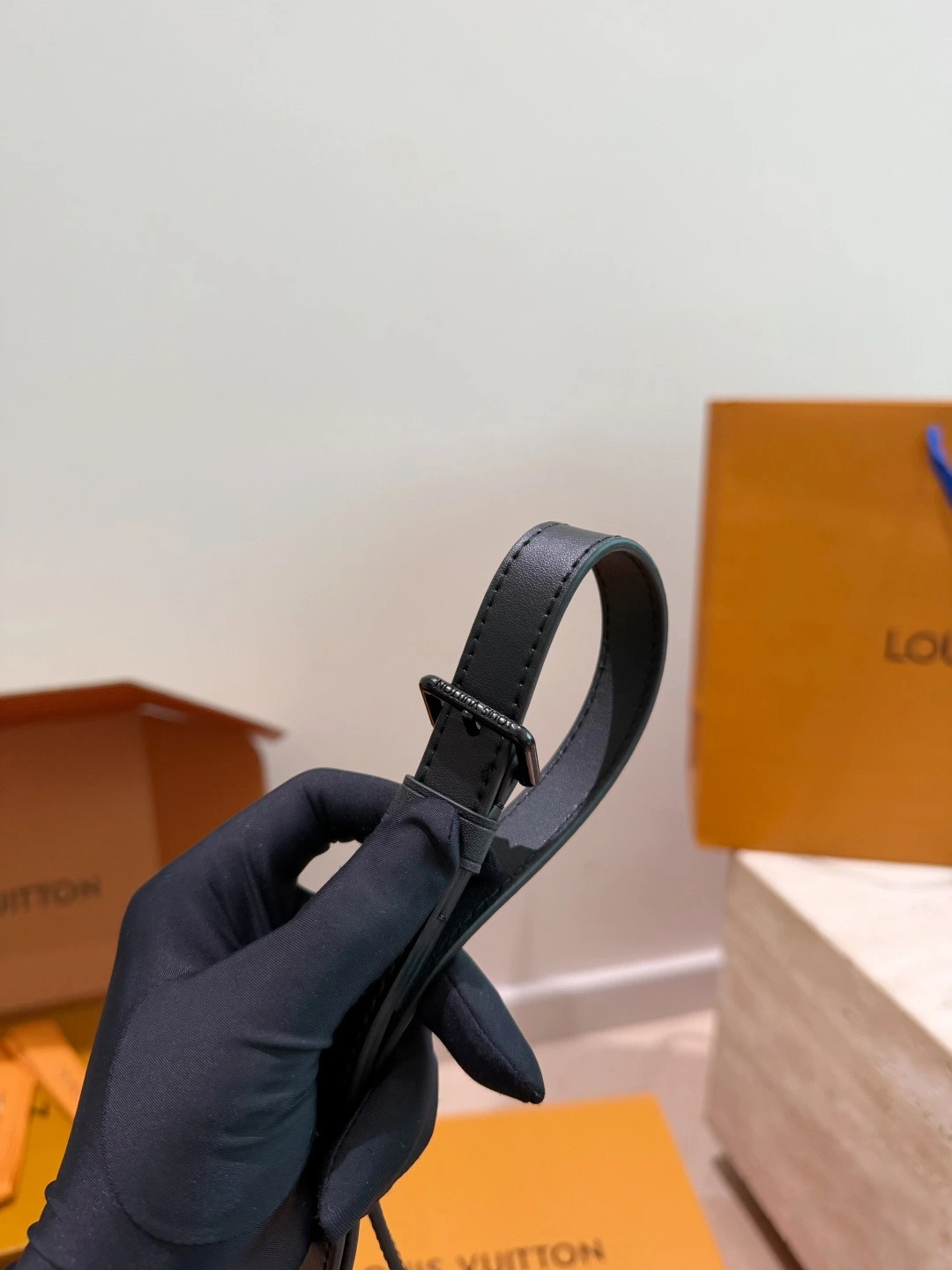 LOUIS VUITTON District(15cm)