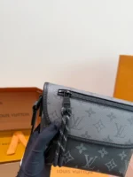 LOUIS VUITTON District(15cm)