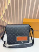 LOUIS VUITTON District(25x20cm)-1