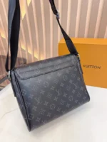 LOUIS VUITTON District(25x20cm)-1