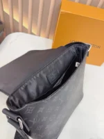 LOUIS VUITTON District(25x20cm)-1