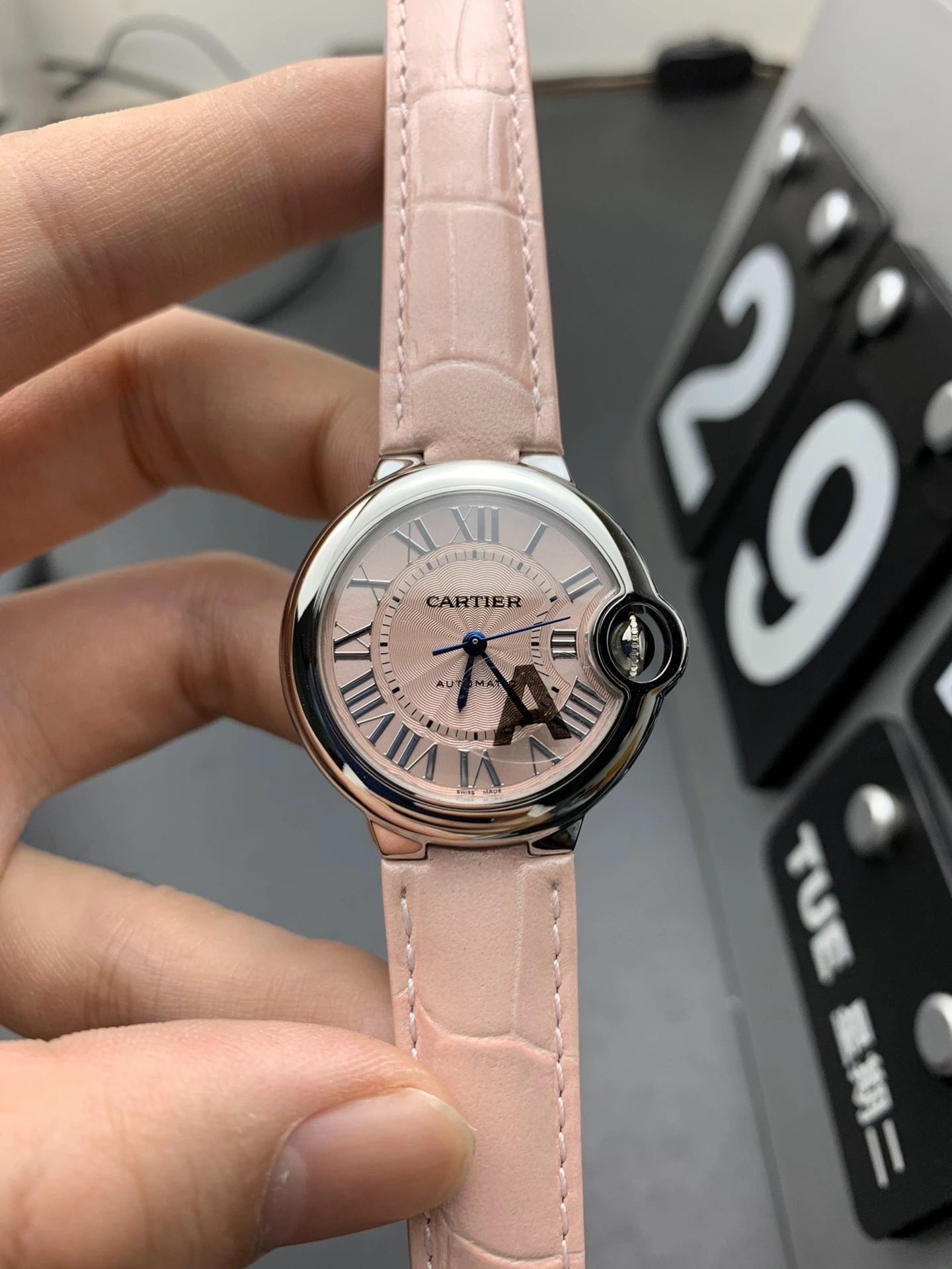 V6 Factory, BALLON BLEU