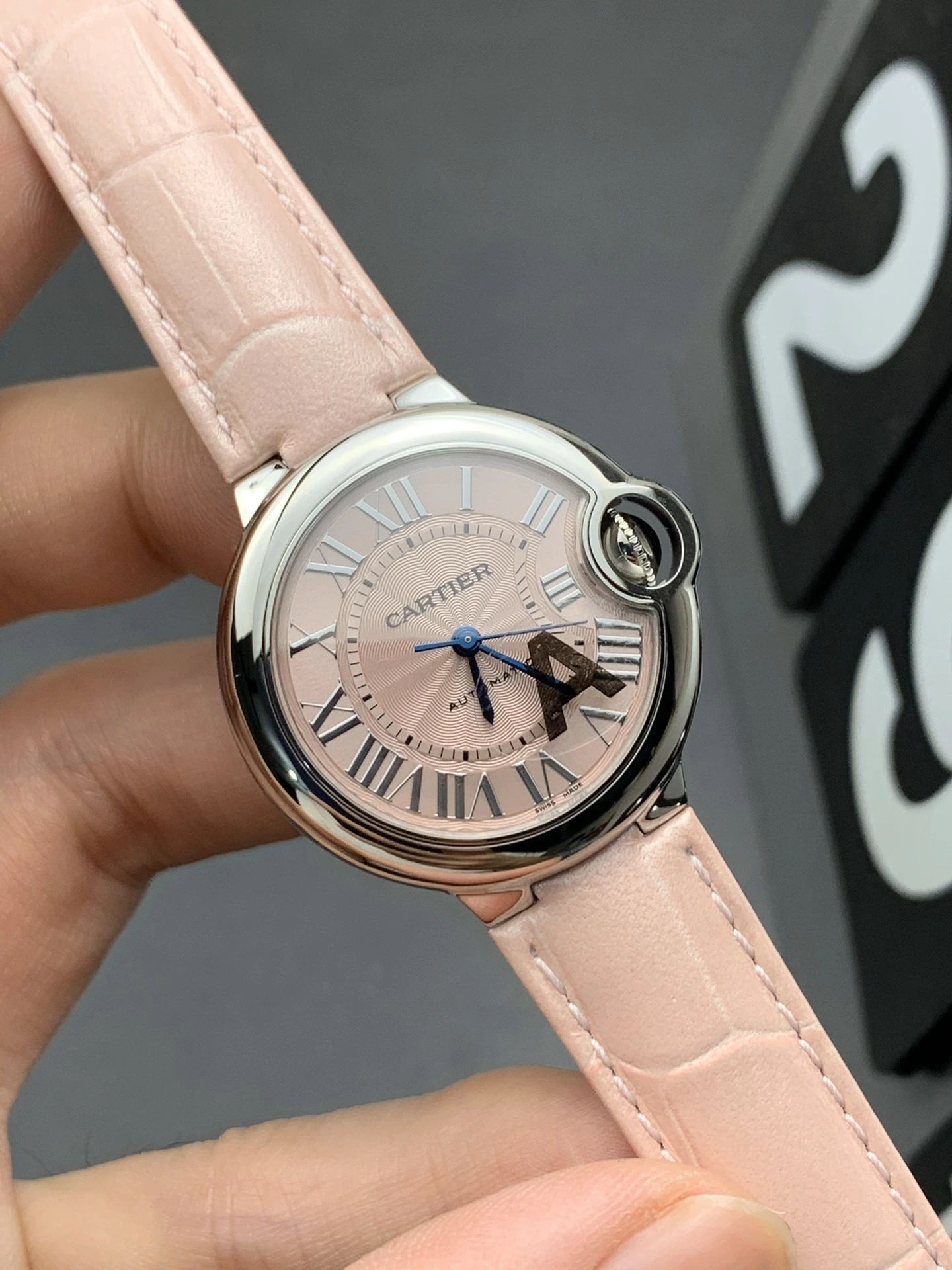 V6 Factory, BALLON BLEU