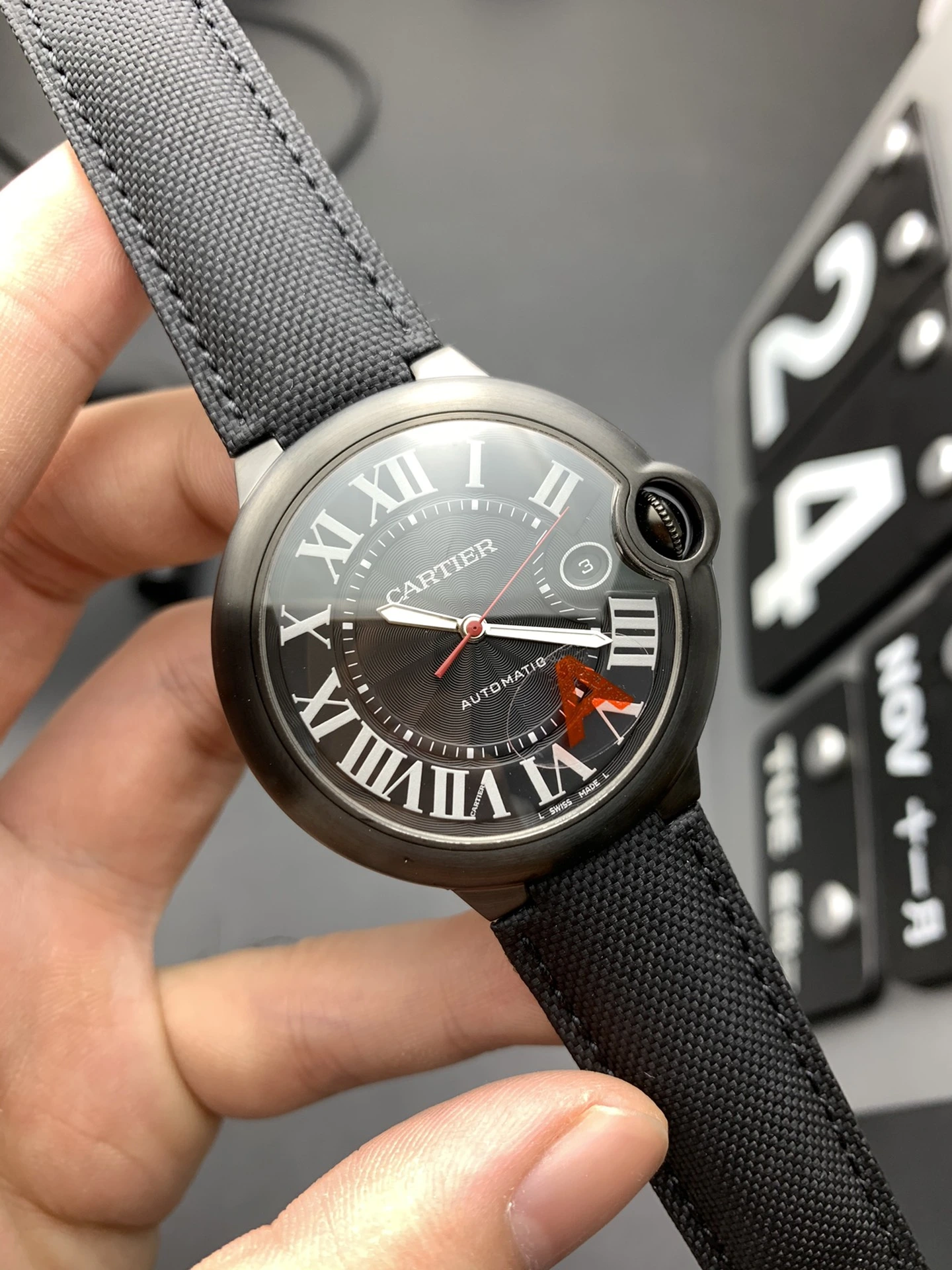 V6 Factory, BALLON BLEU
