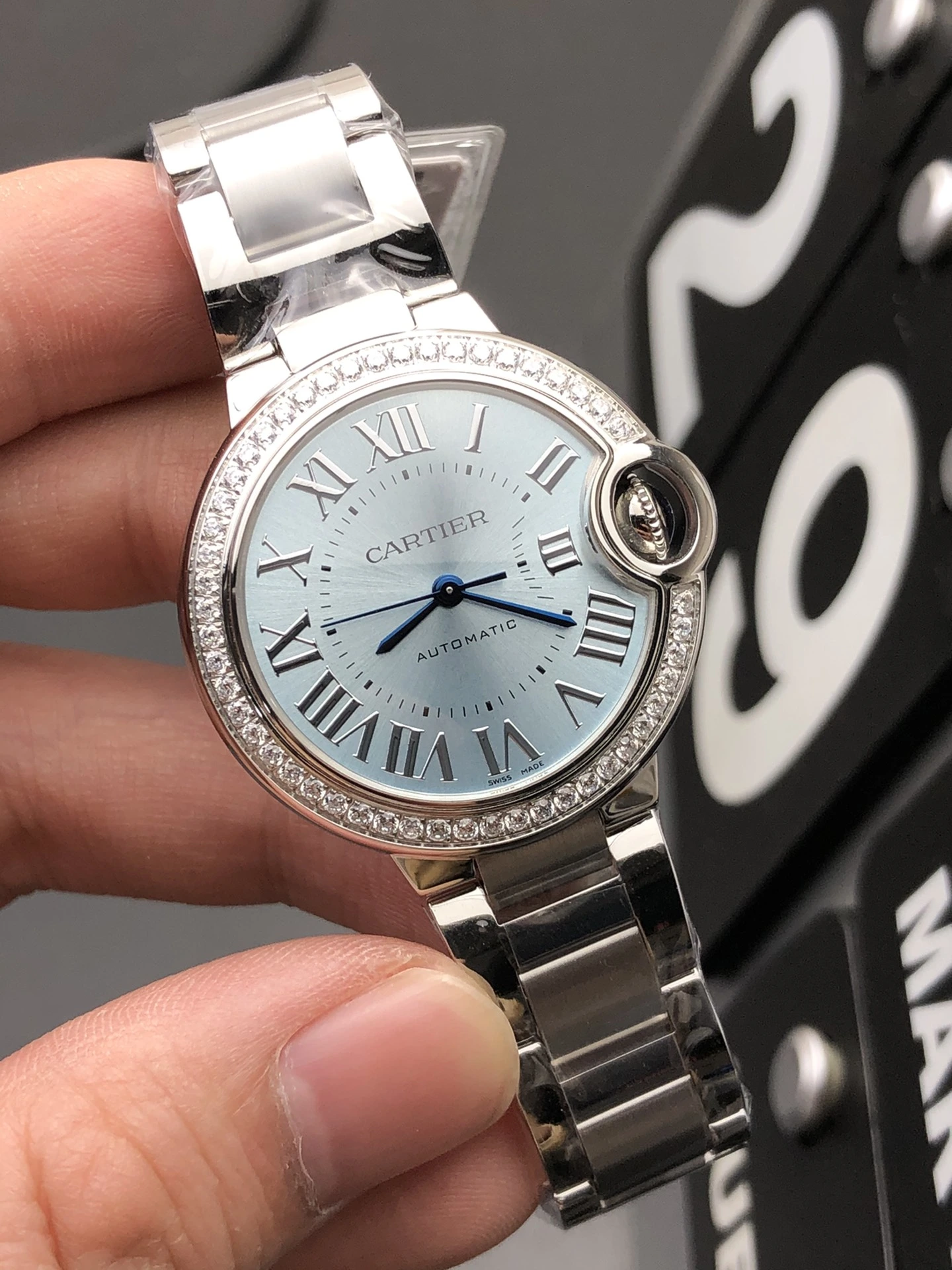 V6 Factory, BALLON BLEU