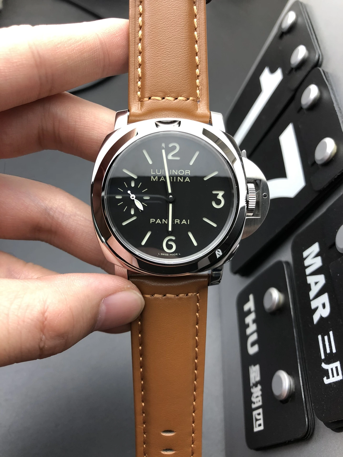 VS Factory, PAM111（44mm）