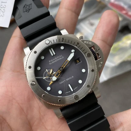 VS Factory, PAM1323（44mm）