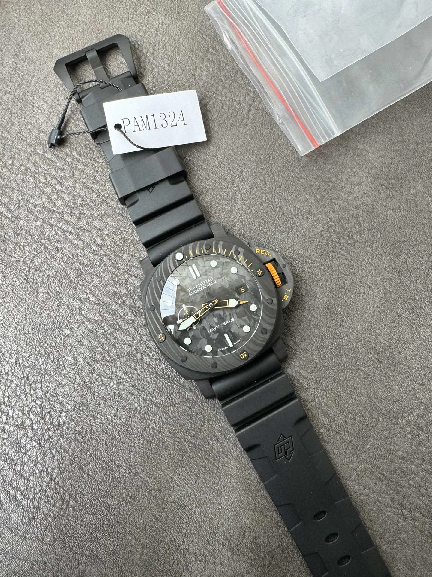 VS Factory, PAM1324（44mm）
