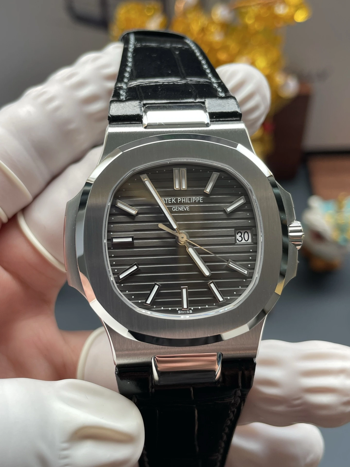 DDF Factory，330 Nautilus 5711-102g（40mm）